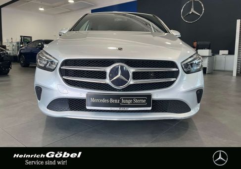Mercedes-Benz B 200, 2022