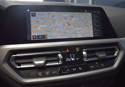 BMW 318, 2022 3