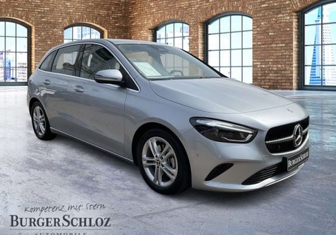 Mercedes-Benz B 180, 2025