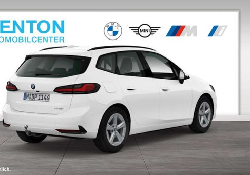 BMW 220, 2025 2