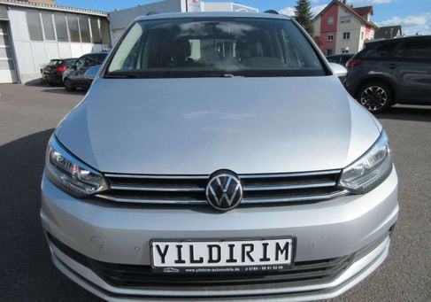 Volkswagen Touran, 2021 3