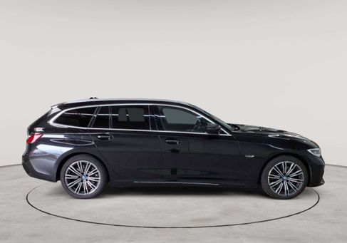 BMW 320, 2022 3