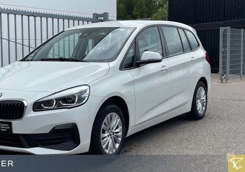 BMW 218, 2022