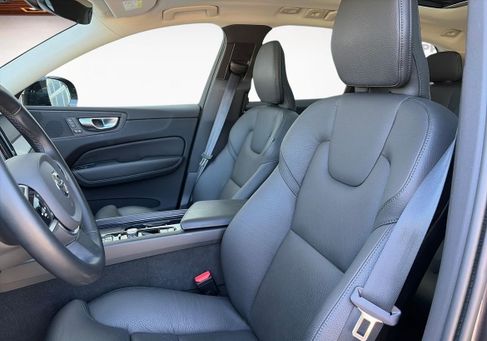 Volvo XC60, 2025