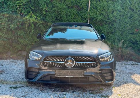 Mercedes-Benz E 300, 2022 3