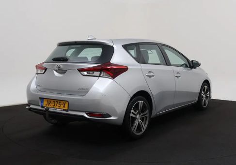 Toyota Auris, 2016