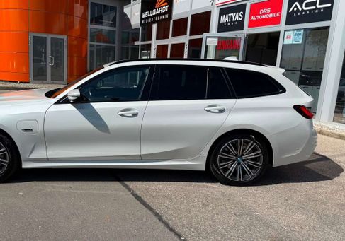 BMW 330, 2021