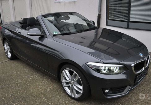 BMW 218, 2017