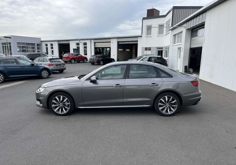 Audi A4, 2022