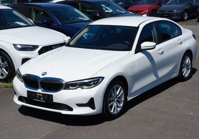 BMW 330, 2021