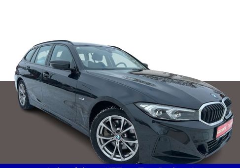 BMW 330, 2022