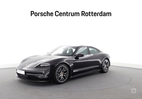 Porsche Taycan, 2022