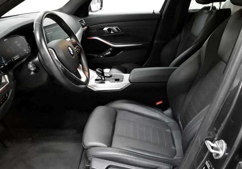 BMW 330, 2021