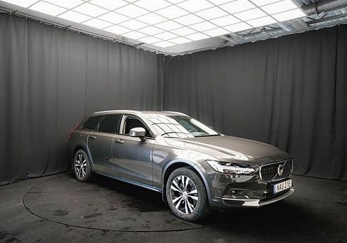 Volvo V90 Cross Country, 2021