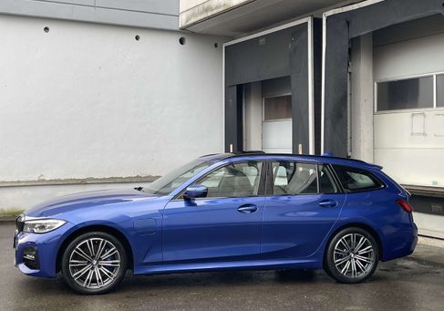 BMW 330, 2021