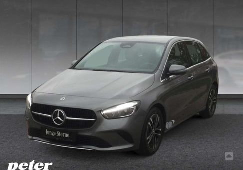 Mercedes-Benz B 180, 2023