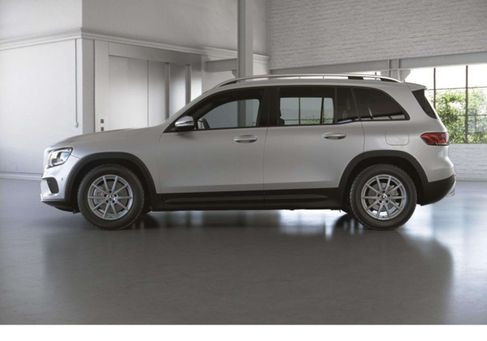 Mercedes-Benz GLB 200, 2022