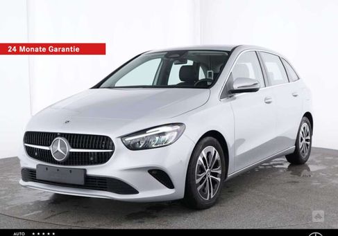 Mercedes-Benz B 180, 2023