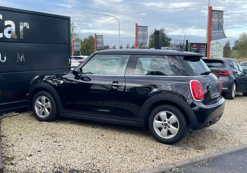 MINI ONE, 2019