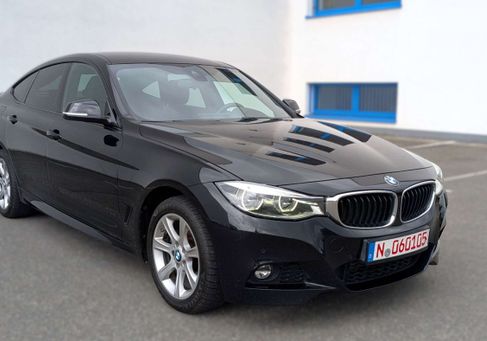 BMW 330, 2018