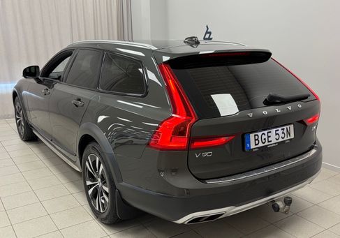 Volvo V90 Cross Country, 2020