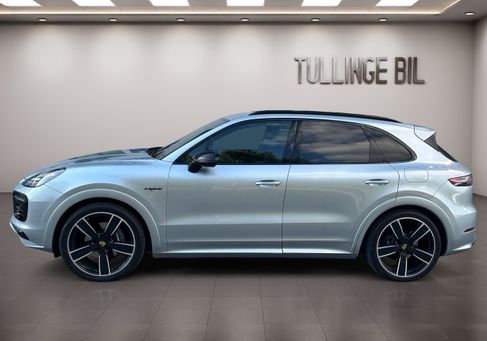 Porsche Cayenne, 2022