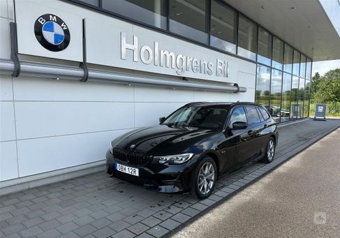 BMW 330, 2022