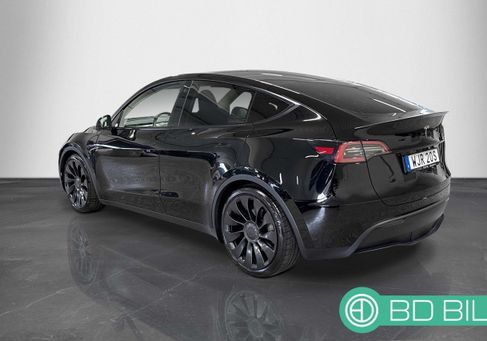 Tesla Model Y, 2023