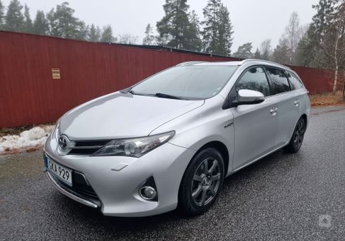 Toyota Auris Touring Sports, 2014