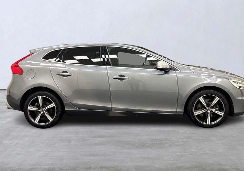 Volvo V40, 2018