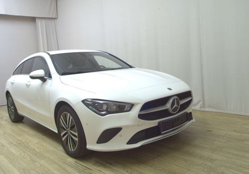 Mercedes-Benz CLA 200, 2022 3