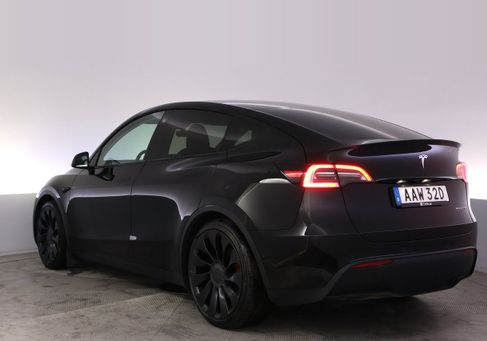 Tesla Model Y, 2022 3