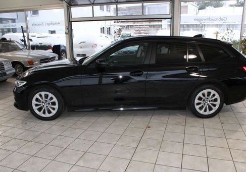 BMW 318, 2022