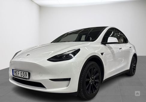 Tesla Model Y, 2022