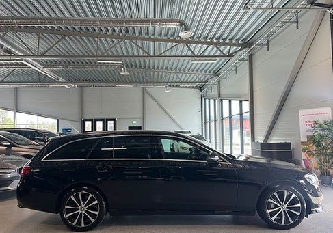 Mercedes-Benz E 300, 2023 2