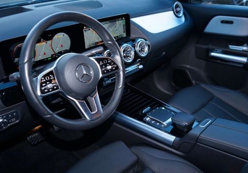 Mercedes-Benz GLA 250, 2021