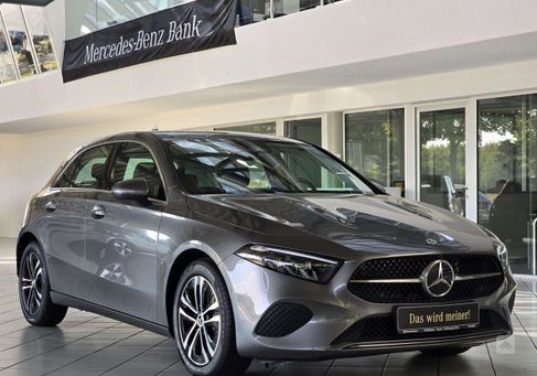 Mercedes-Benz A 180, 2023