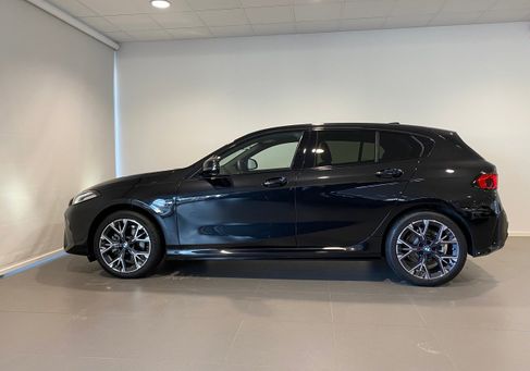 BMW 120, 2025