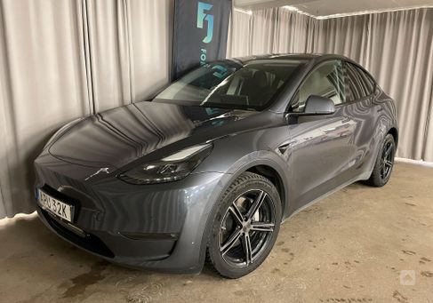 Tesla Model Y, 2022