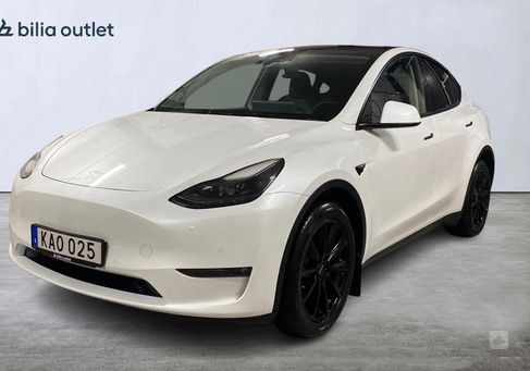 Tesla Model Y, 2021