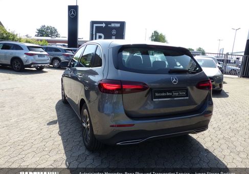 Mercedes-Benz B 180, 2025