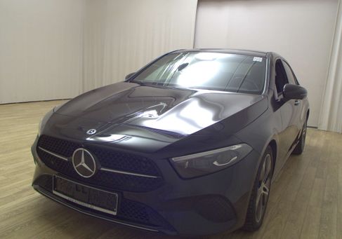 Mercedes-Benz A 220, 2023