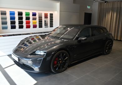 Porsche Taycan, 2022
