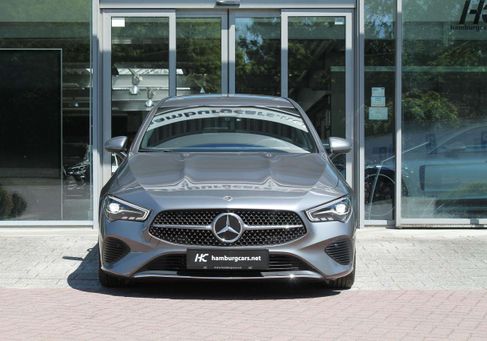 Mercedes-Benz 200, 2024