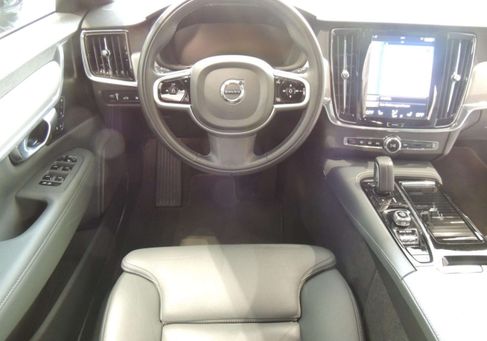 Volvo V90, 2020