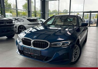 BMW 330, 2023