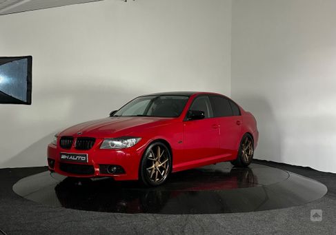 BMW 320, 2010