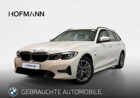 BMW 330, 2021
