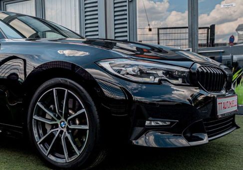 BMW 330, 2020