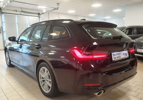 BMW 330, 2022